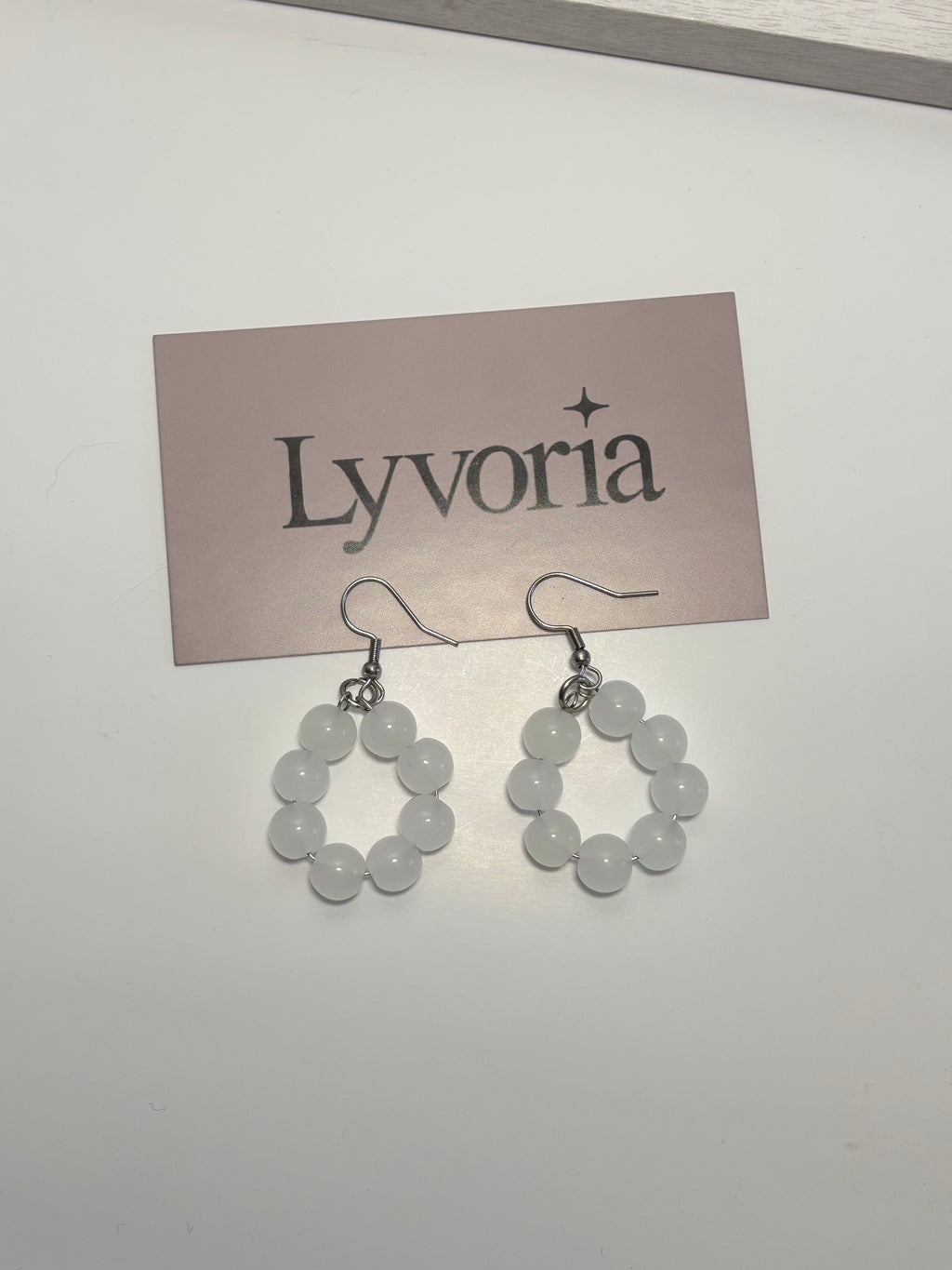 🤍 Pearl Loop Earrings - White Dark x Cute Jewelry